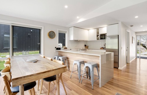 Lake Crackenback Ski Chalet | Stillwater Chalet B - Amazing Lakefront 2BR Chalet l BBQ l Gym l Tennis l Indoor Pool