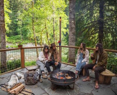 Verlot House | Stilly River Haus - Hot tub - Firepit - Fireplace