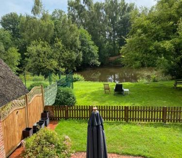Windbergen Apartment | Stilvolle Ferienwohnung unter Reet in Windbergen