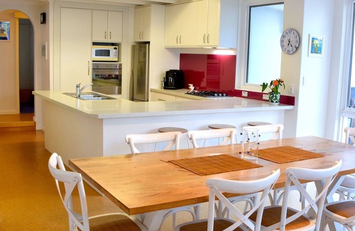 Emu Point House | STINGRAY BEACHHOUSE @emupoint.nComfortable Beachside House with 5 Bedrooms.