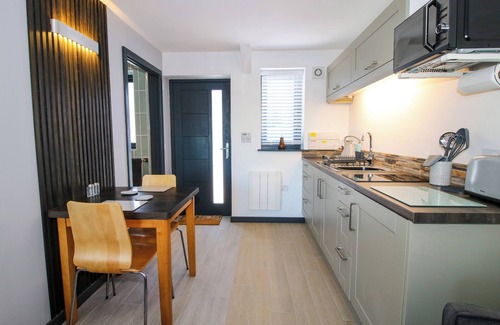 Bromlow Cottage | STIPER VIEW BARN 2, family friendly, with a garden in Gravels Bank