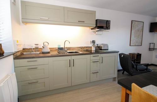 Bromlow Cottage | STIPER VIEW BARN 2, family friendly, with a garden in Gravels Bank