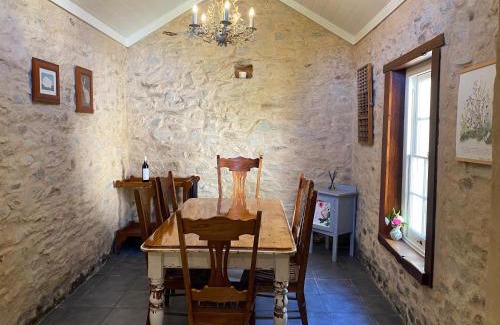 Stirling House | Stirling Cottage