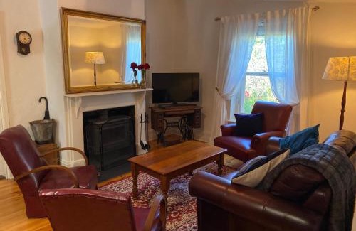 Stirling House | Stirling Cottage