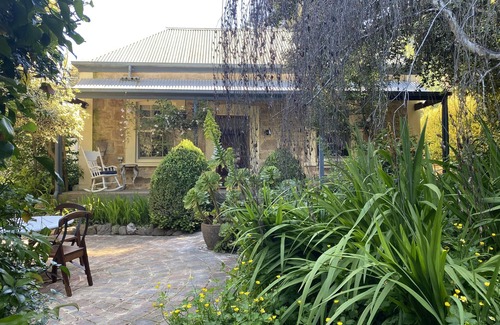 Stirling House | Stirling Cottage