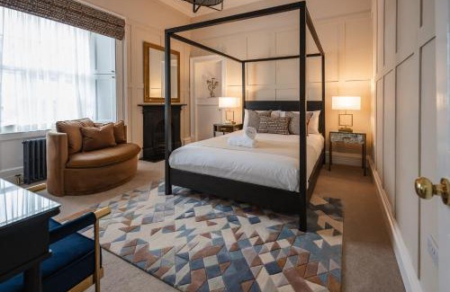 Dalavich Apartment | Stirling Townhouse Apartment Top
