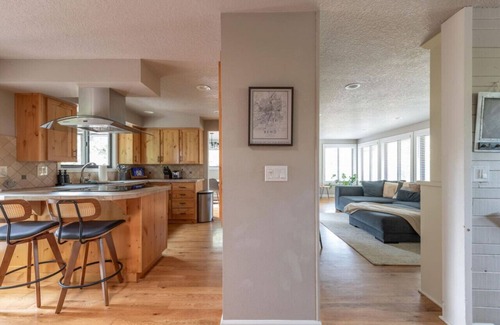 Larkspur House | Stocked Family Haven w/Hot Tub!