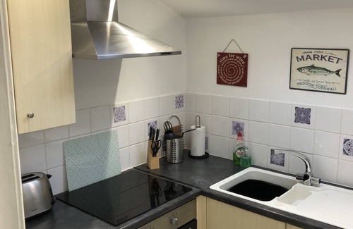 Stokeinteignhead Apartment | Stokeinteignhead - 2 Bedroom Apartment - Pet Friendly
