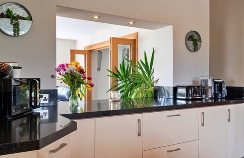 Lympsham House | Stone Bow Farmhouse