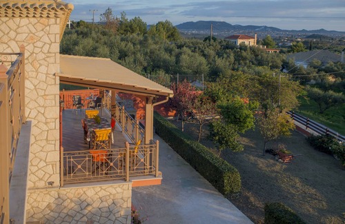 Lagopodo Villa | Stone-Built Traditional Villa