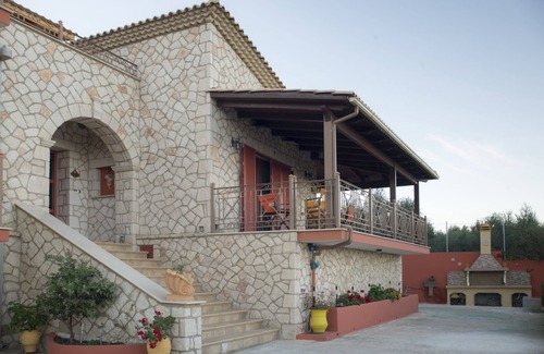 Lagopodo Villa | Stone-Built Traditional Villa