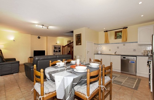 Guegon Cottage | Stone cottage in peaceful location, private covered pool near Josselin.