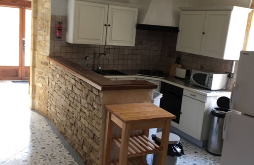 Saint-Cybranet Cottage | Stone Cottage with pool next to medieval villages castles -Dordogne River Valley