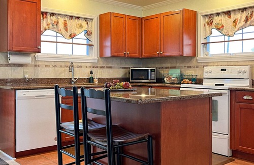 Sackets Harbor House | Stone Cove Cottage at Sacket on Lake Ontario