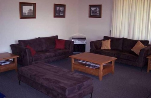 Duckmaloi House | Stone Hedge - large country house, near Oberon
