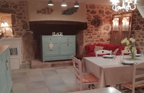 Camaret-sur-Mer House | Stone house between Crozon and Camaret near beaches with WIFI