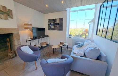 Sainte-Anne-la-Palud House | Stone House in Brittany with Sea Views