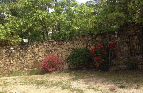 Lauris House | stone house in the luberon, swimming pool at the foot of the village