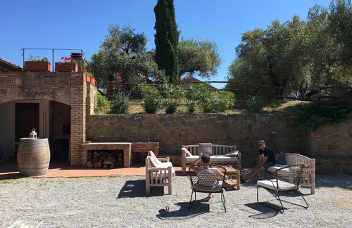 Teverina di Cortona Apartment | Stone House With Pool And Barbecue, Overlooking Perugia And Assisi Close To Trek