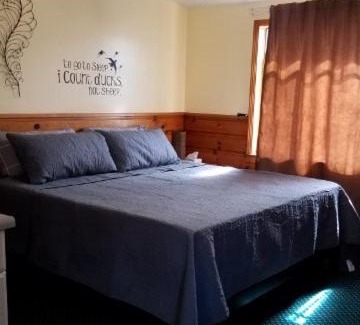 Lyons Hotel | Stone Mountain Lodge