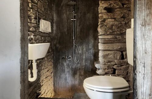 Rora House | Stone Oven House