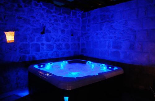 Mravince House | Stone Villa Rea