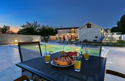 Skabrnja Villa | Stone villa Tereza, 4 bedroom, table tennis, playground for kids, pool