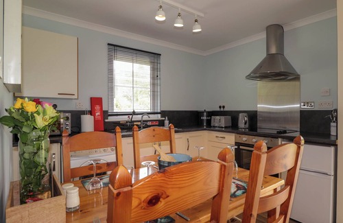 Contin Cottage | STONE WATER COTTAGE, pet friendly, with a garden in Strathpeffer