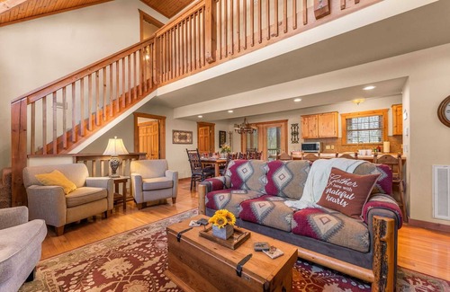 Branson West Cabin | Stonebridge Lodge #21 - 6 Bed-Walk-in with 2 Living Areas! Right by SDC, Private Lake! | 21