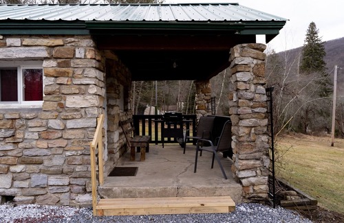 Benezette Apartment | StoneFront