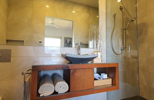 Olinda Bed & Breakfast | Stonehaven Views Spectacular Luxury Suite