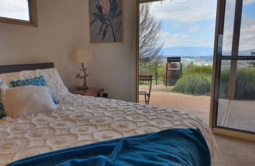 Olinda Bed & Breakfast | Stonehaven Views Spectacular Luxury Suite