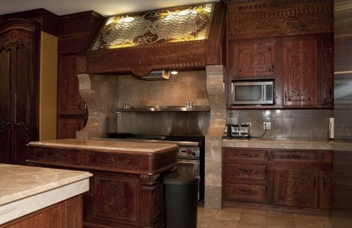Midway House | STONEHILL LODGE, SWIM, HIKE, SKI, LUXURY