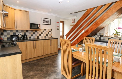 Muker Cottage | STONELEIGH COTTAGE, family friendly, with a garden in Muker