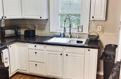Stone Mountain Historic Village House | Stonemountain Home-Walk to the Mountain