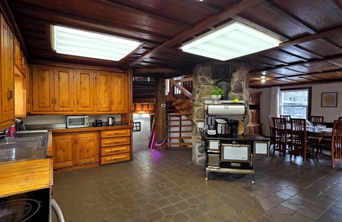 Seeleys Bay House | Stonewood Bay Getaway in Seeleys Bay–Spacious Yard, Lakeview, Sleeps 10