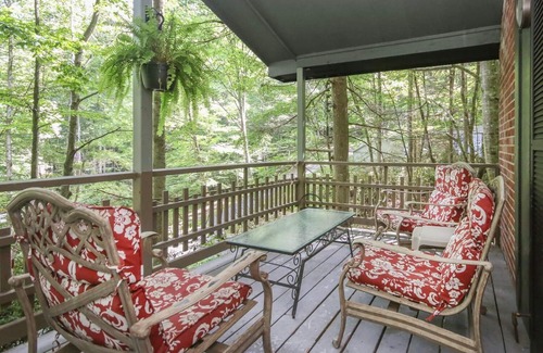 Penrose House | Stoney Brook Cottage - Hot Tub - Grill - Fireplace - WiFi - Pets OK