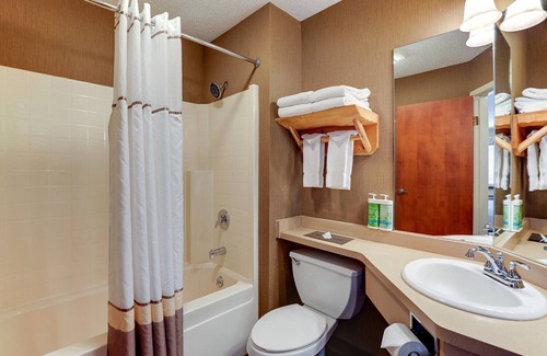 Galena Hotel | Stoney Creek Galena, Deluxe King, Free Parking | 2 Units