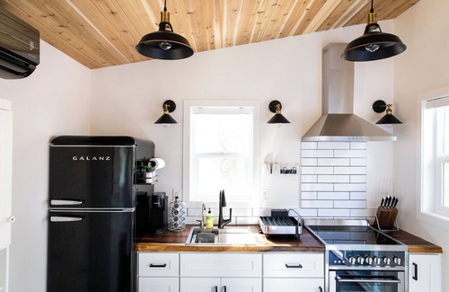 Auburn Cabin | Stoney Falls Hideaway - A retreat away from it all