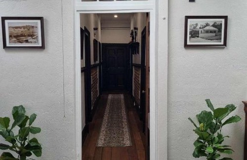 Stroud House | Storekeepers Cottage Guesthouse
