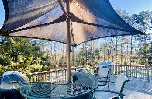 Tuckahoe House | Storybook Cape Cod Cottage - Family & Pet Friendly