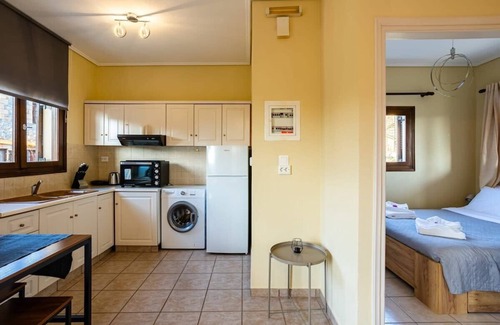 Lefktro Apartment | Stoupa Oasis - Spitiko Garden Getaway