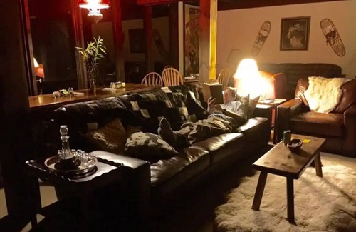 Waterbury Cabin | Stowe Austrian Chalet