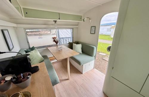 Steckborn Hostel | Strandbad Steckborn mit Herberge, Camping & Glamping