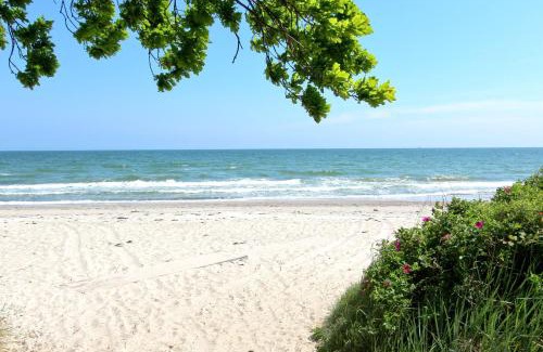 Lobbe Apartment | strandnahe FeWo mit Terrasse, gratis Nutzung vom AHOI Erlebnisbad und Sauna in Sellin - Rex Rugia FeWo 10-1