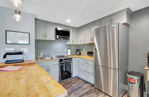Winhall Apartment | Stratton; 8 min! Swimming, 2 min. Pet friendly
