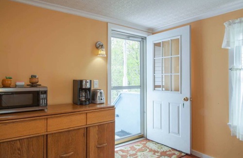 Palenville House | Stream Side, Waterfalls, Catskill Getaway!