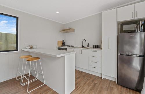 Waitahanui House | Streamside Flax Cabin - Waitahanui, Taupo