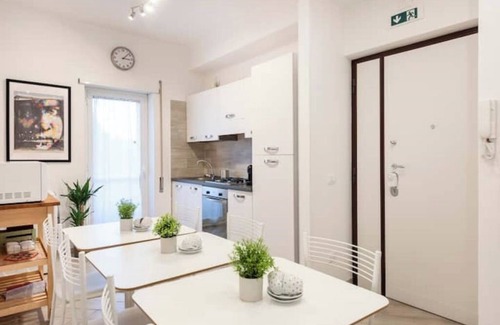 Quartiere XXI Pietralata Apartment | Street Art Roma | 3BR apartment | Near Tiburtina