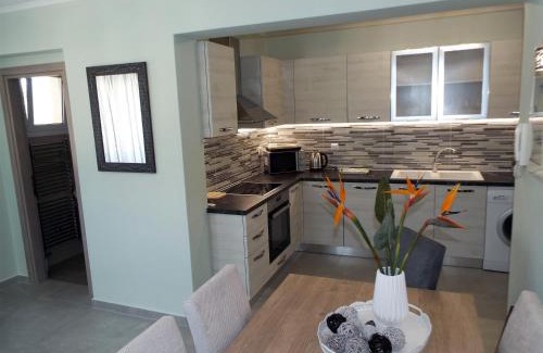 Karavados Apartment | Strelitzia Apartments
